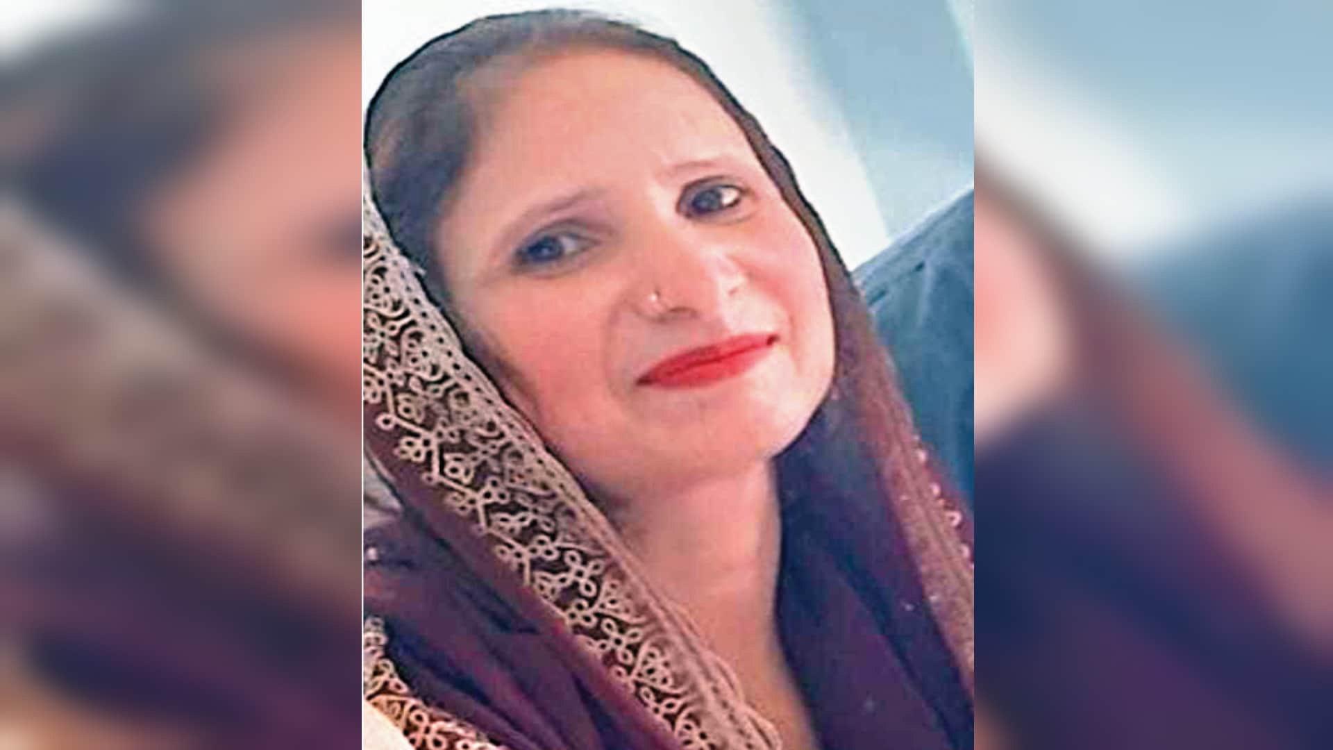 Murder: husband kept hitting the pan until its handle broke, also attacks on daughters