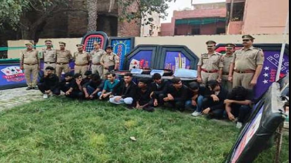 preparations for big gambling in Agra before Diwali casino club was brought from Delhi police raided