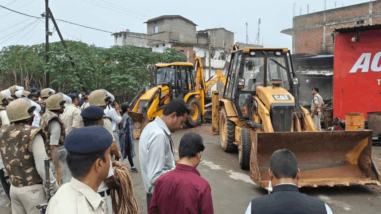 Surajpur Double Murder Case bulldozer runs on illegal house of main accused, know