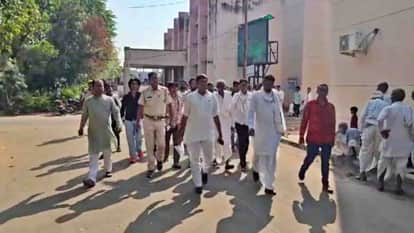 Karauli News: Villagers protest against illegal gravel mining and corruption in Mandrayal and Sapotra