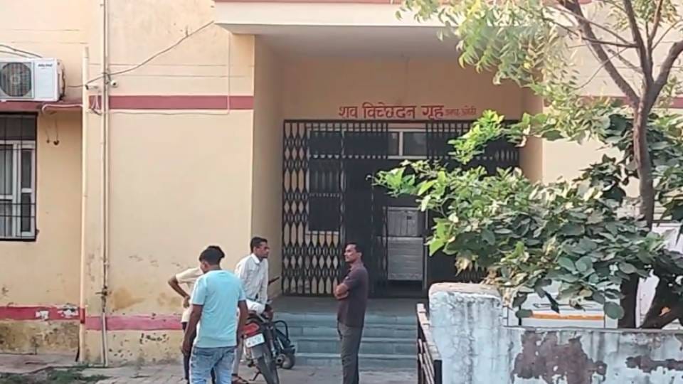 son killed his father by beating him with sticks In Amethi