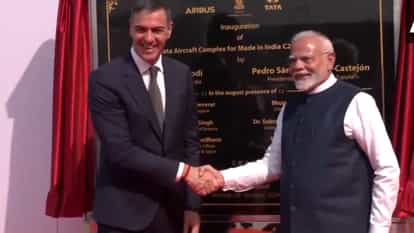 PM Modi Gujarat Visit Updates Spain President Pedro Sanchez arrives in Vadorara meet prime minister