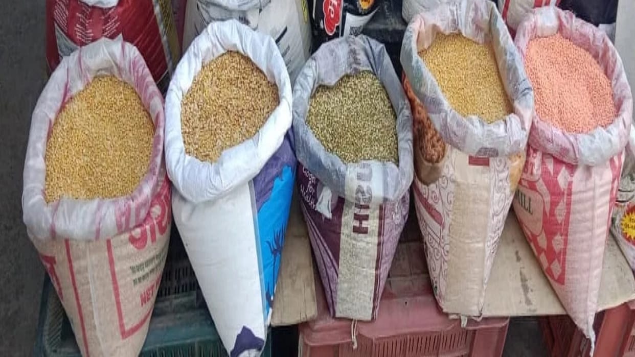 Dal Chana and Malka reached the depots, will have to wait for oil