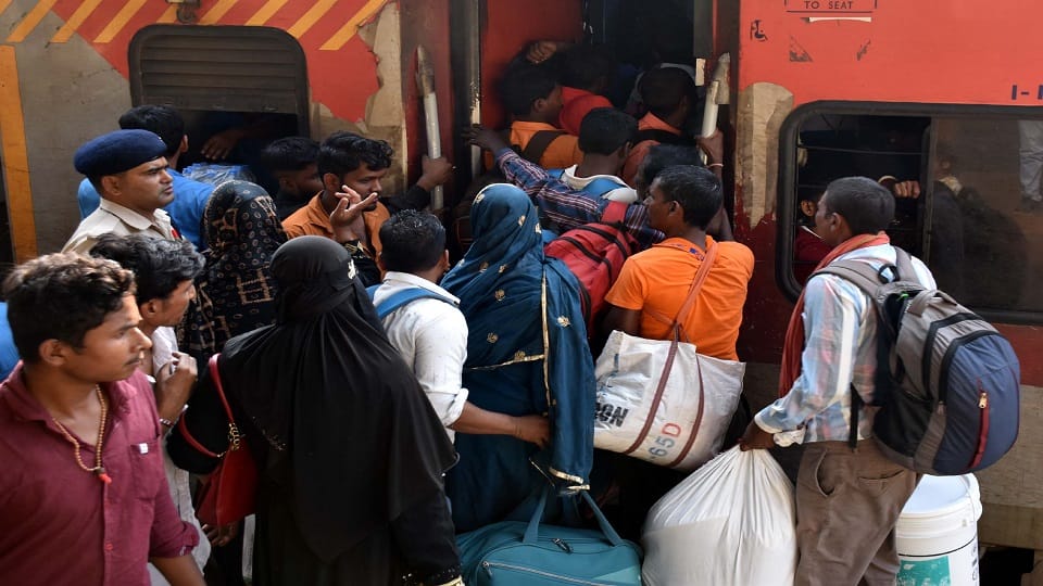 Seats not available in roadways buses and trains on Diwali
