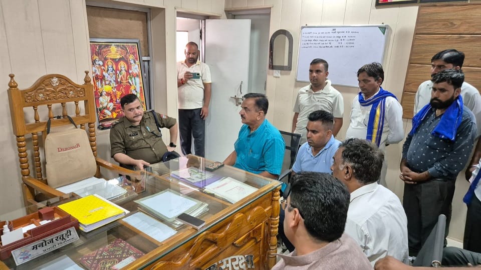 Bike riding miscreants carried out a attack on Lambakheda head Pradhan Vikram Singh in rudrapur