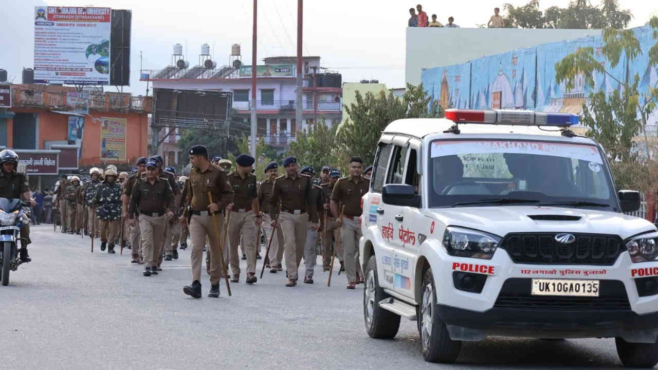 Uttarkashi mosque dispute police again took out a flag march inspected spot arresting Read All Updates