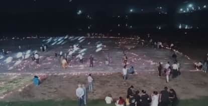 21 हजार दीपों से रोशन हुई यमुना