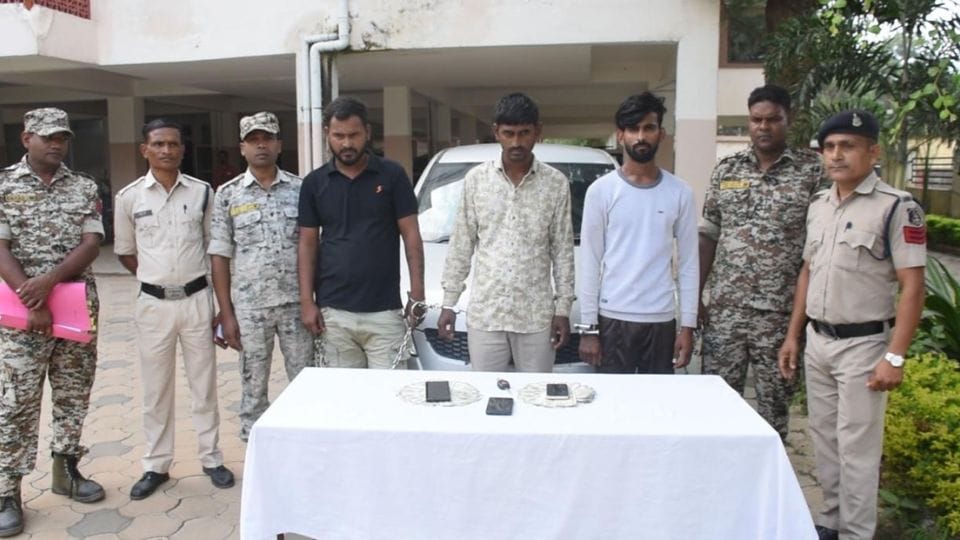 Police arrested three accused of theft in car showroom from Madhya Pradesh