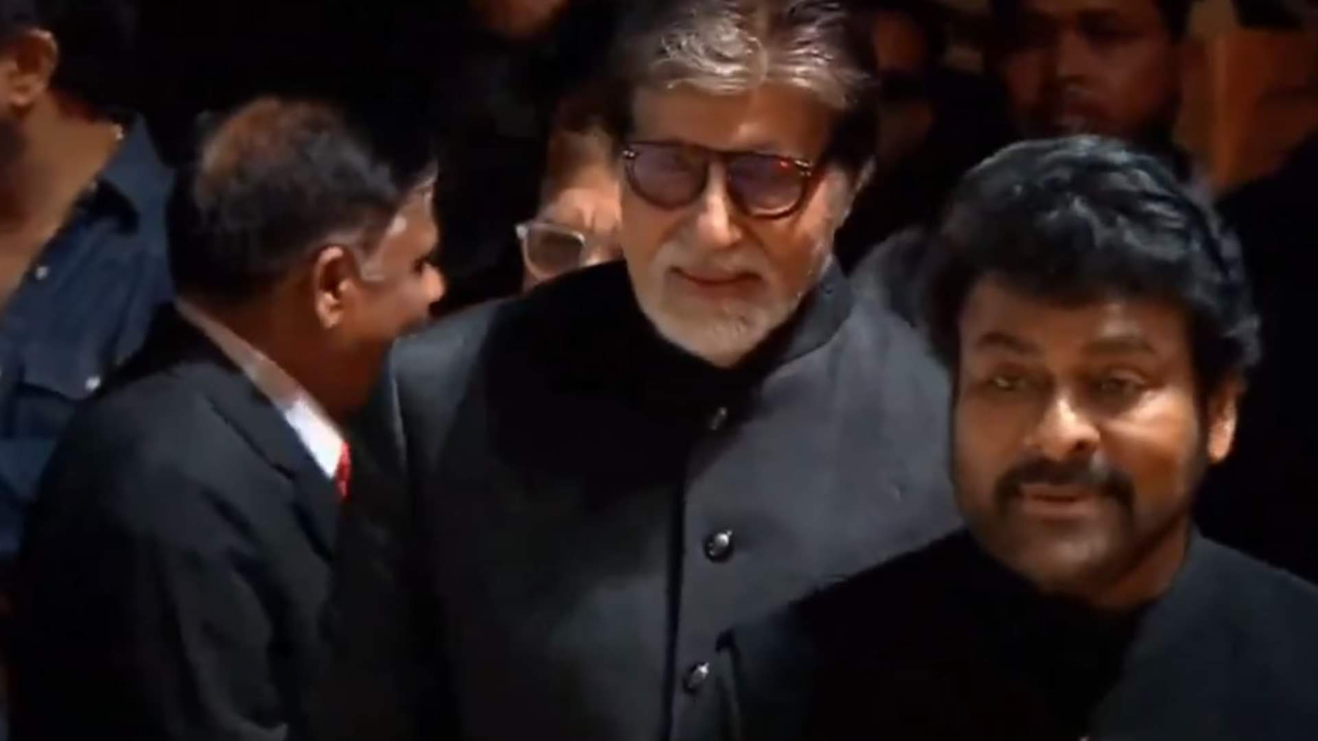 Amitabh Bachchan take blessings touches Chiranjeevi mother feet at ANR award ceremony Video Viral