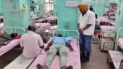 Alwar News: टपूकड़ा में धर्म परिवर्तन को लेकर मारपीट, रायसिख समाज के लोगों पर हमला, दो गंभीर घायल Alwar News: Rai Sikh community clashed with each other over religious conversion in Tapukda