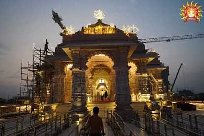 Ayodhya: New priests arrived to Ram temple.