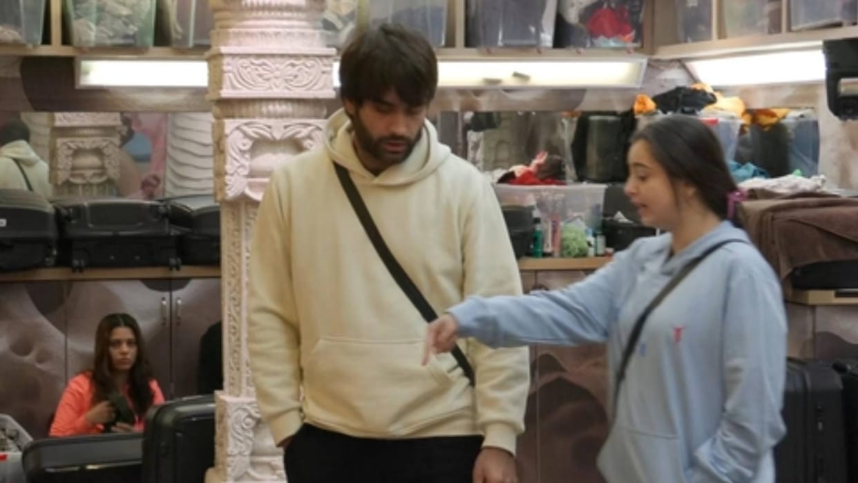 Vivian Dsena asked Chahat Pandey to behave herself before trying moral policing about their dirty stuff