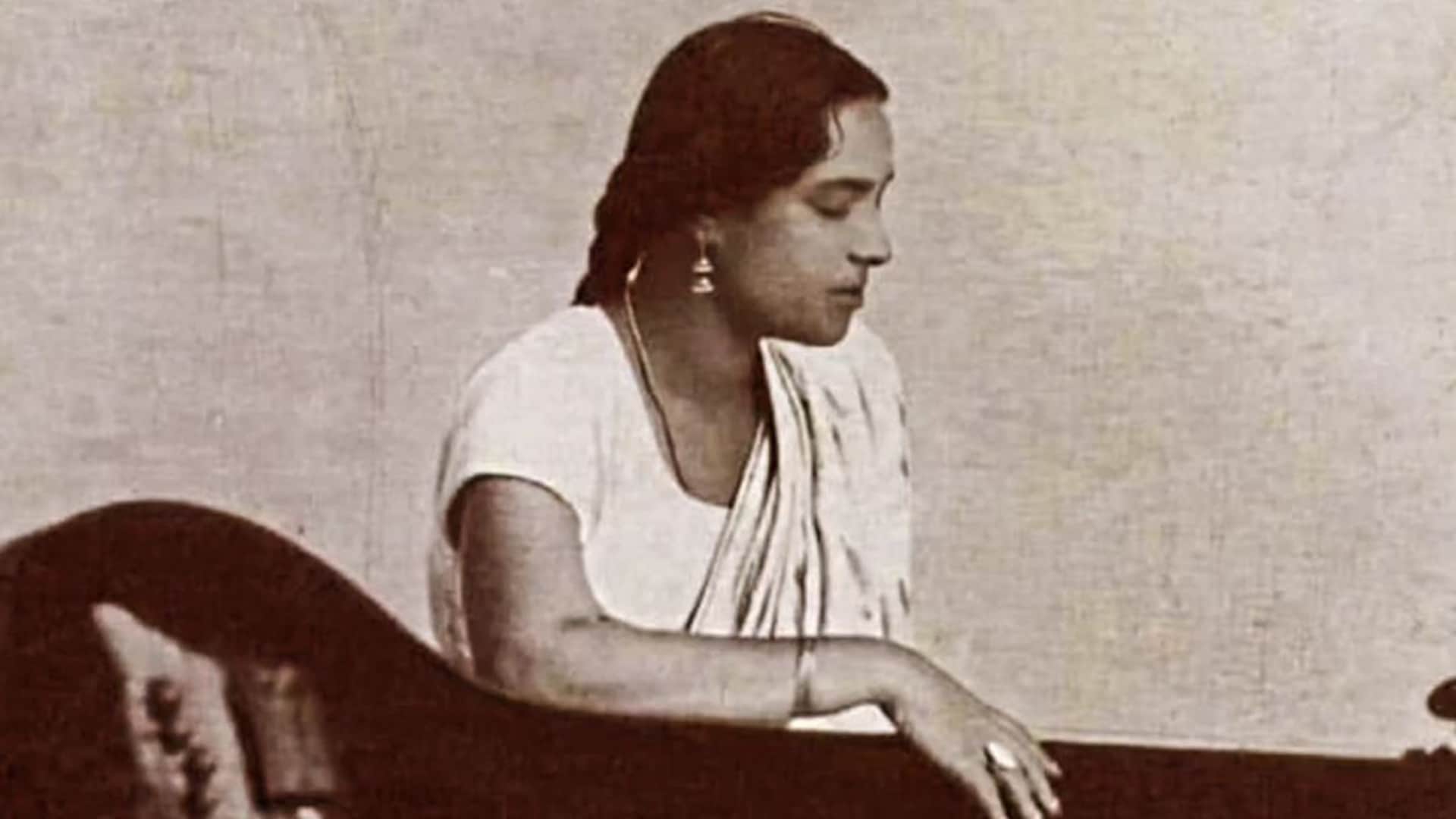 Begum Akhtar death anniversary Sarojini Naidu was impressed by Begum Akhtar singing gifted her saree