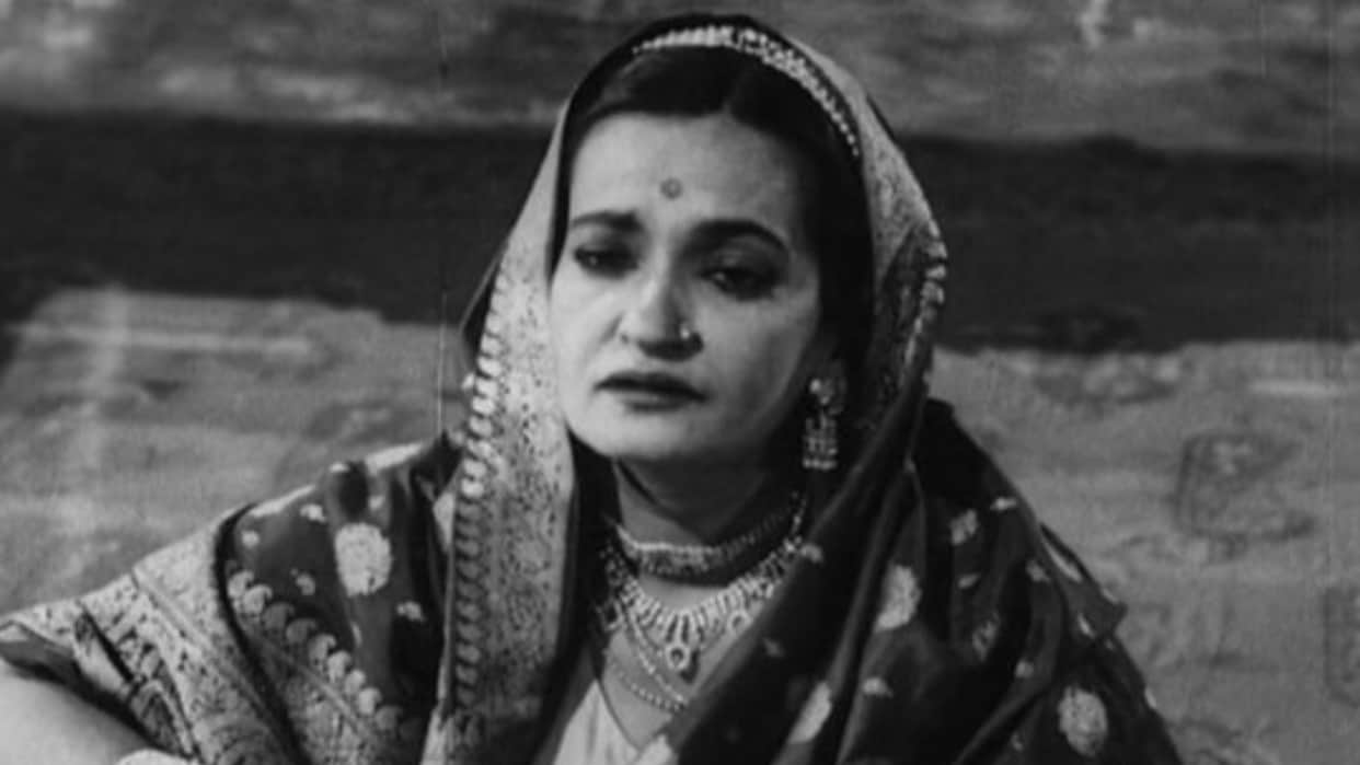 Begum Akhtar death anniversary Sarojini Naidu was impressed by Begum Akhtar singing gifted her saree