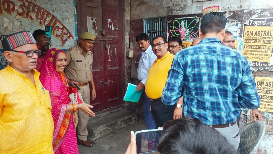 deoria shelter home scandal CBI reached Deoria, building's seal broken after six years
