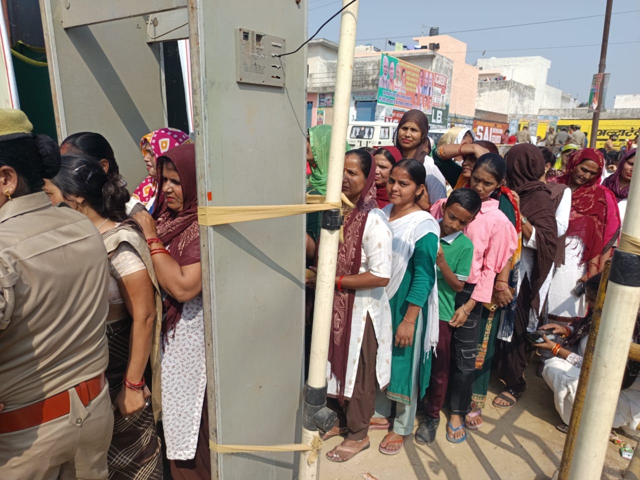 Meerut: Woman going to CM Yogi program arrested, this is the reason