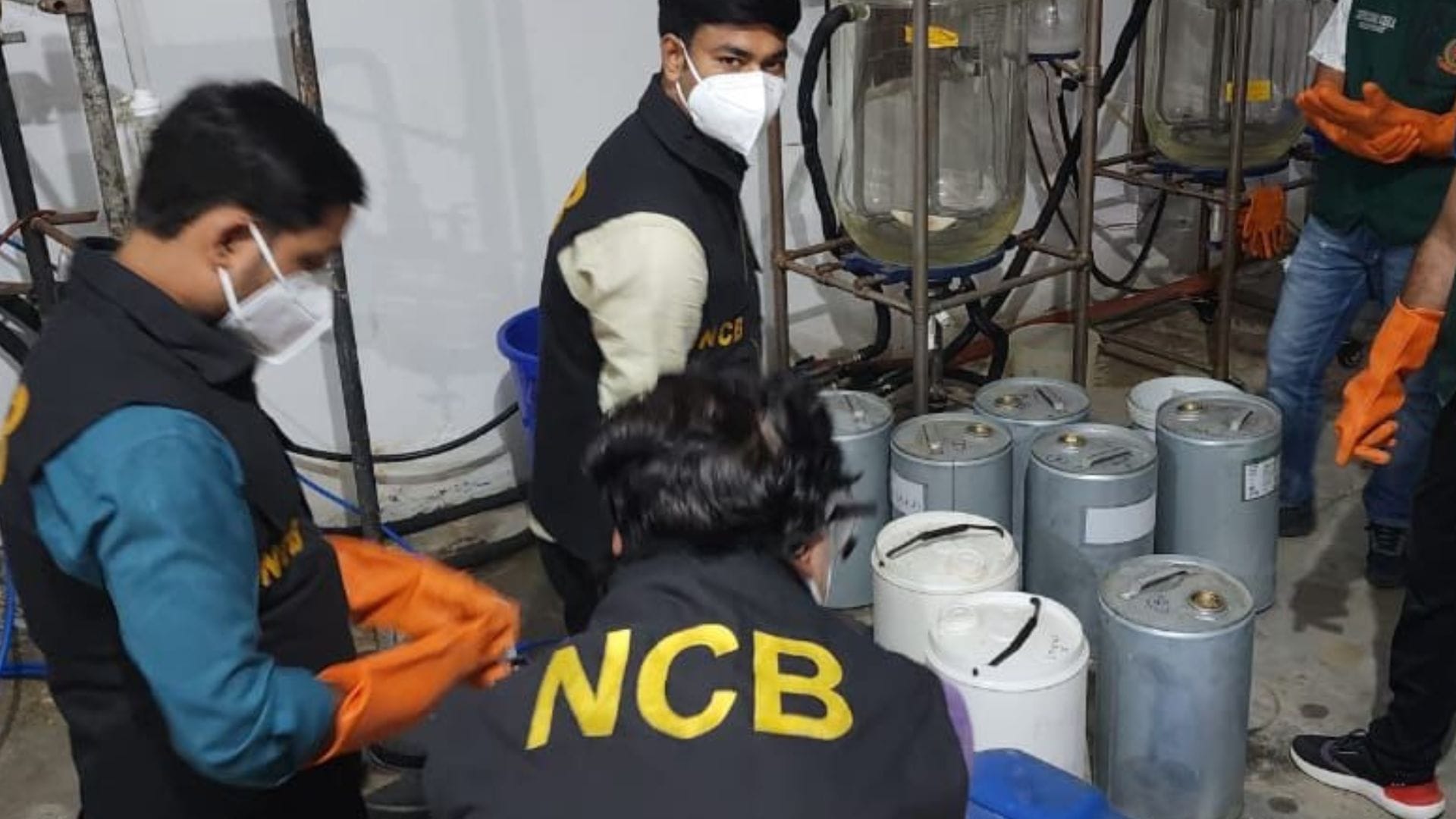 NCB busts lab sending dangerous drugs methamphetamine to other countries in Delhi NCR know who involved in it