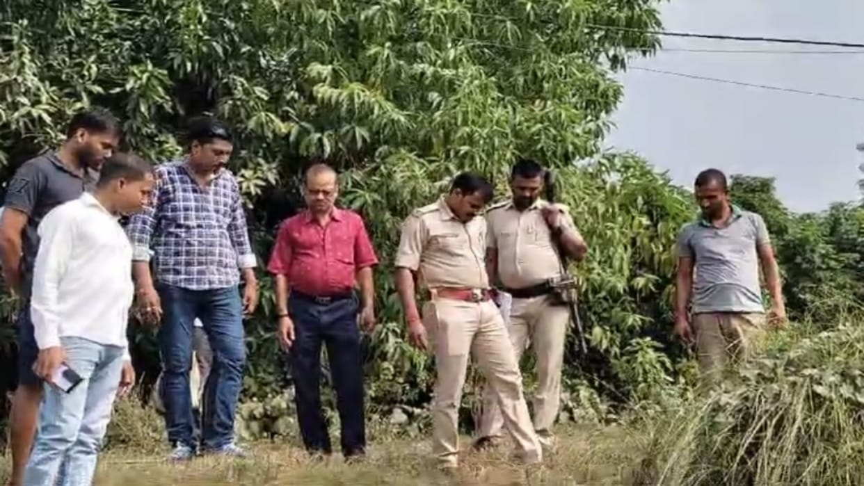Darbhanga News: Gold merchant robbed of cash and jewellery at gunpoint, miscreants fired continuously to scare