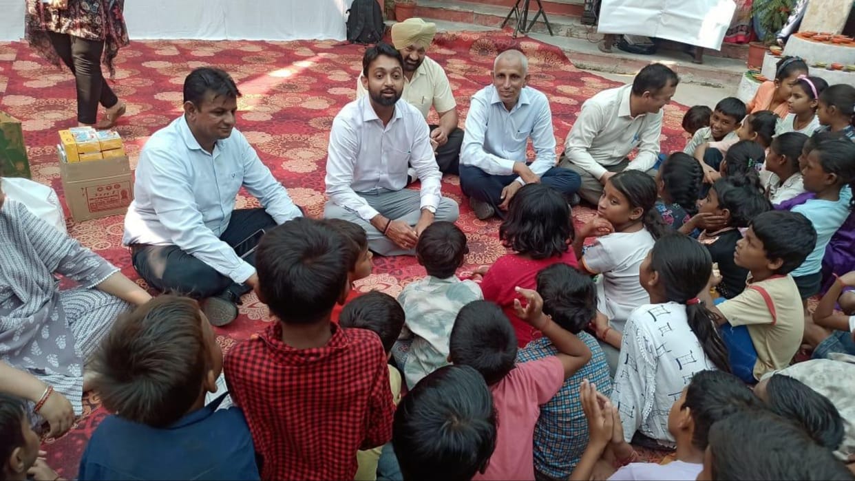 Haryana: DC celebrated Diwali with children in Ambala