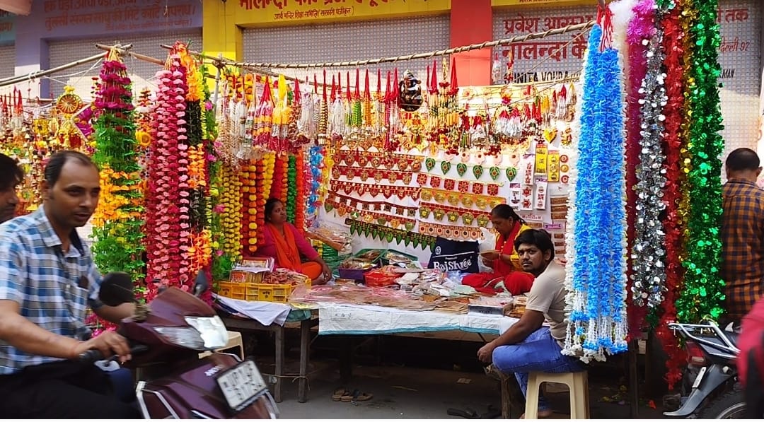 Dhanteras: Rahman's diyas will be lit on Ram's Diwali, customers and shopkeepers are very excited