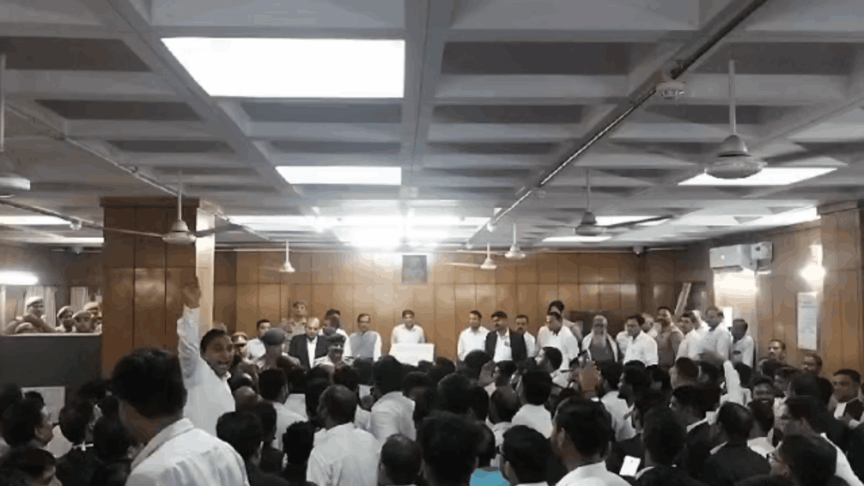 Ghaziabad District Court lathicharge case reached National Human Rights Commission