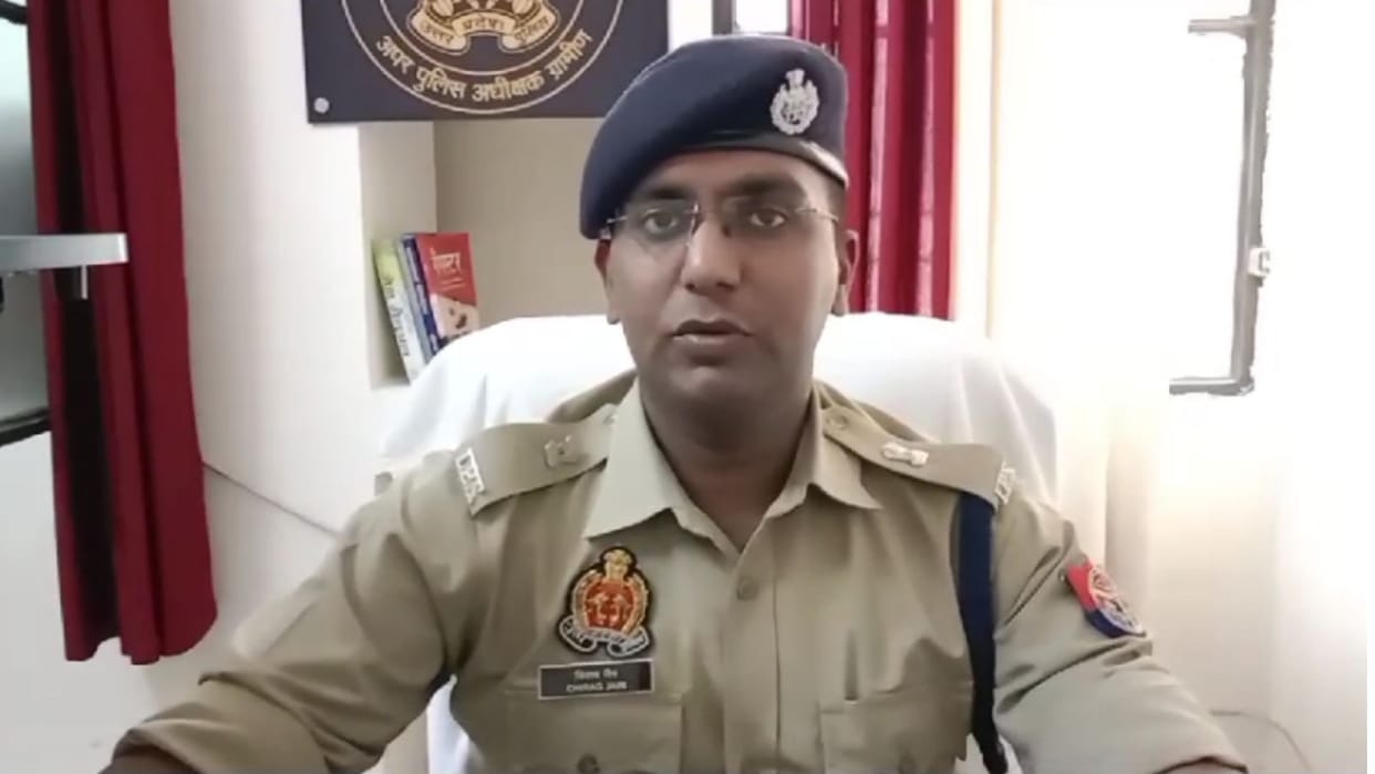 Police FIR against 15 policemen including Pawai police station in charge in Azamgarh