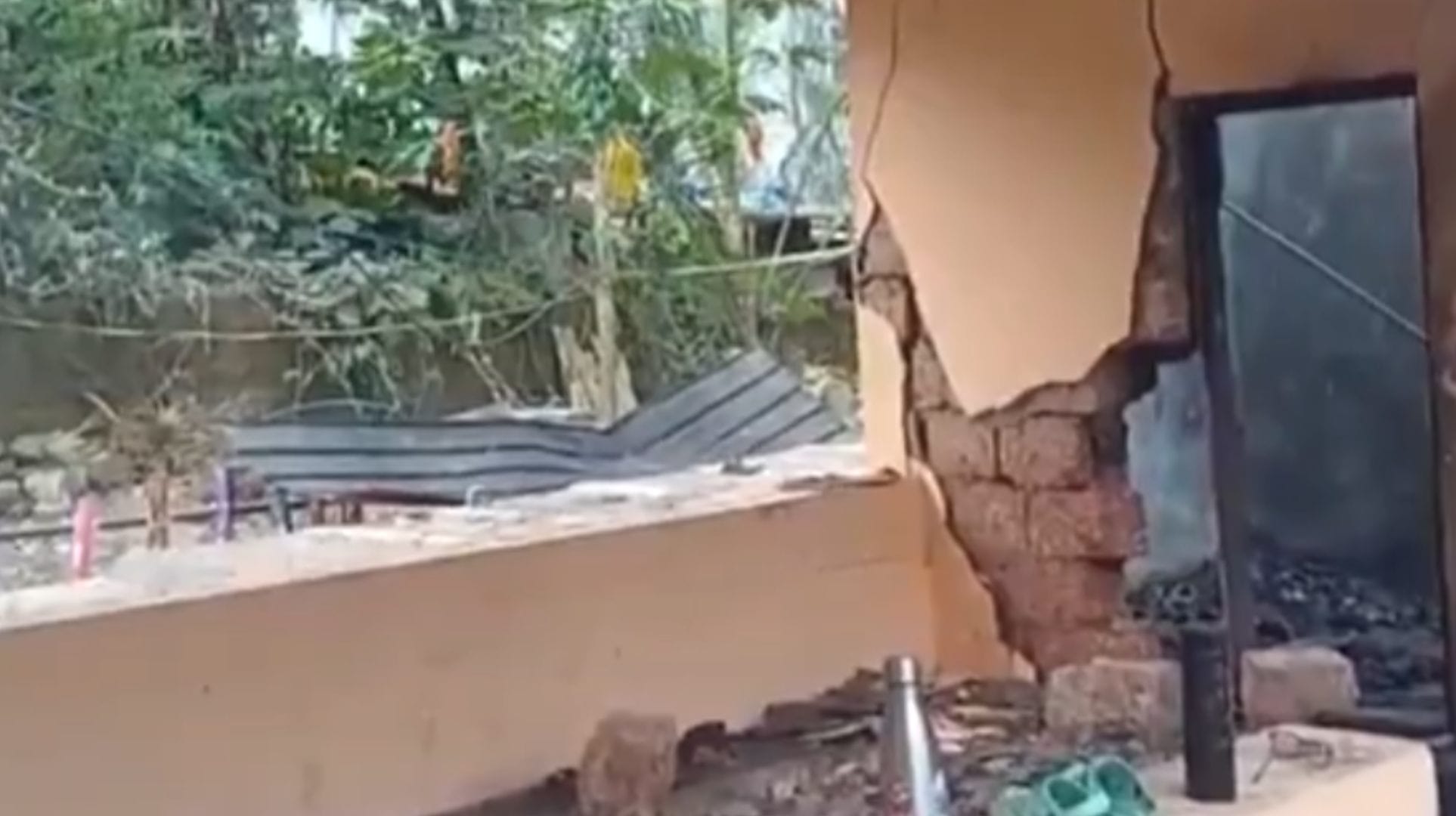 Midnight explosion at Kerala temple sends hundreds fleeing in panic see the pics
