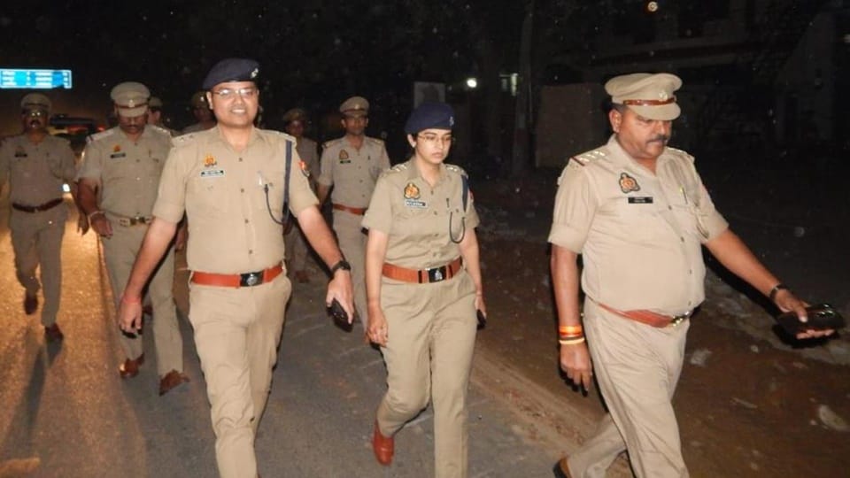 Kundarki By Election: Rs 36 lakh recovered from Meerut businessman's car, seized by administration