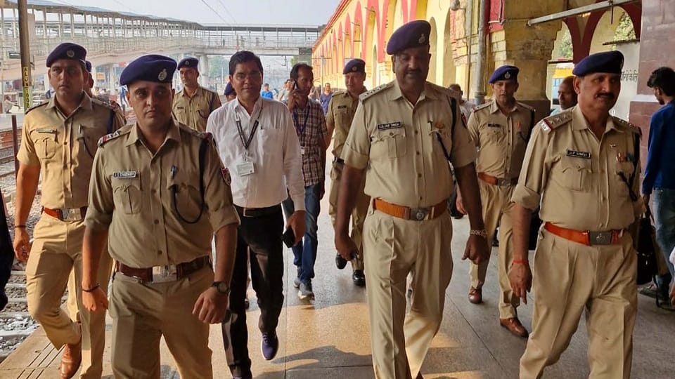 Increased vigilance at Aligarh railway station on Diwali
