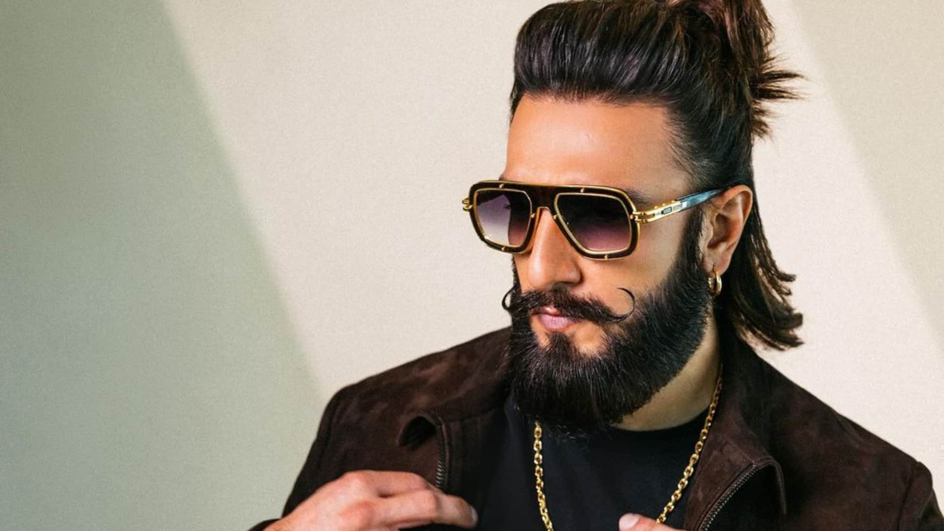 Ranveer Singh upcoming movie dhurandhar look viral on social media seen in wearing turban