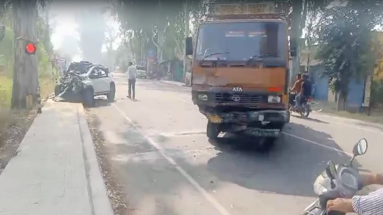road accident: Truck and car collide on Dharamshala Una highway, Kotkhai youth dies