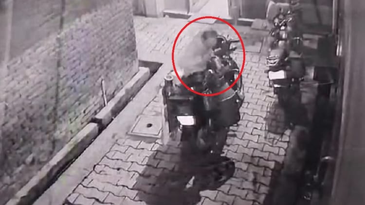 Video Of Selling Milk After Spitting In It Goes Viral – Amar Ujala Hindi News Live