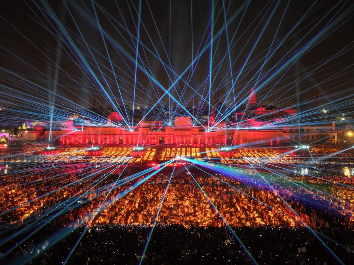 Ayodhya Deepotsav multimedia projection show highlight artistes performing live