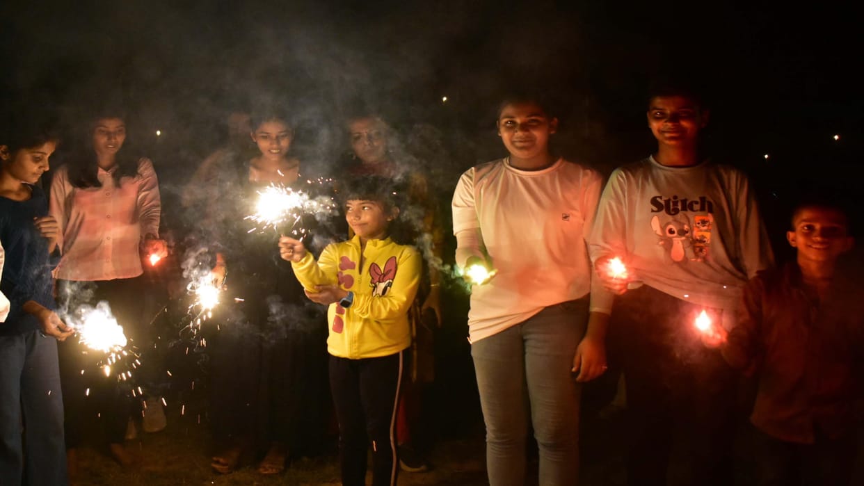 260 people burnt due to firecrackers and lamps on Diwali night in Delhi