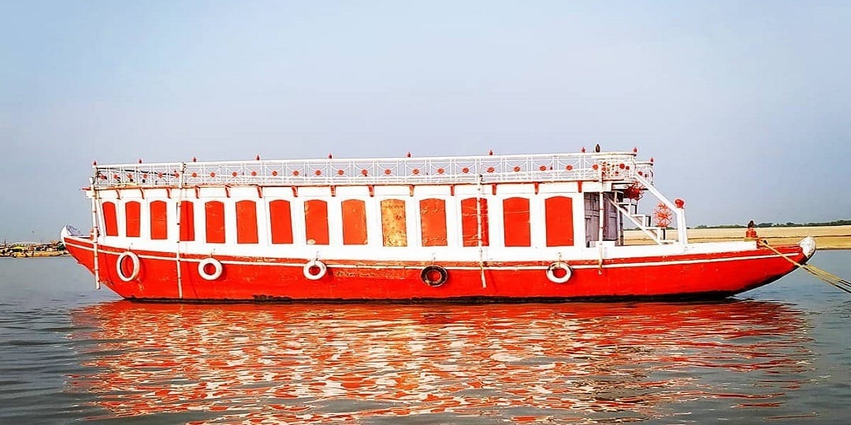 Dev Deepawali 2024 Banks and businessmen booked 47 double decker barges in Varanasi