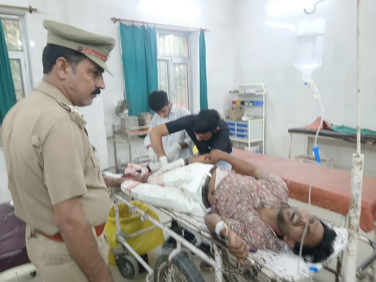 Bijnor: A girl was raped, the police arrested the accused in an encounter, shot in the leg