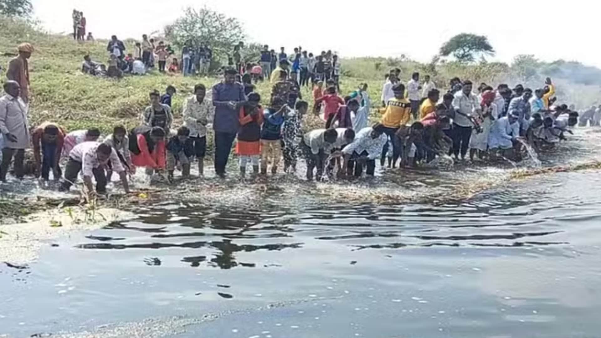 Diwali 2024 Unique Tradition of Kanari Village of Ratlam People Do Not See the Face of Brahmins on Diwali