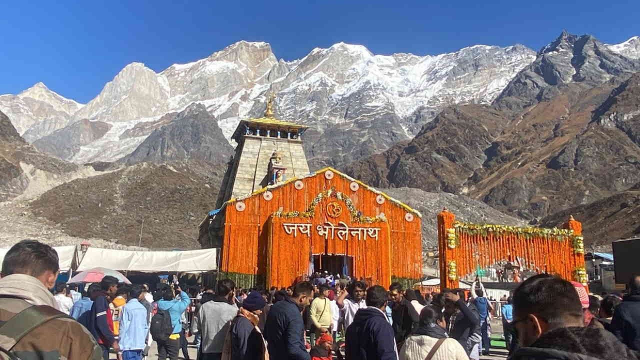 Kedarnath- Badrinath temple decorated with flowers on the occasion of Diwali Watch Photos