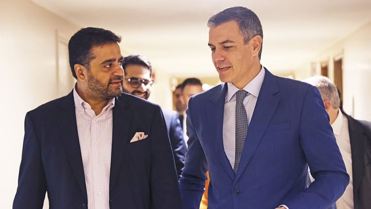 Spanish President Pedro Sanchez Visits Yash Raj Films During His Maiden  Trip To India Met Akshaye Widhani - Amar Ujala Hindi News Live - Yash Raj  Films:स्पेन के राष्ट्रपति पेड्रो सांचेज ने