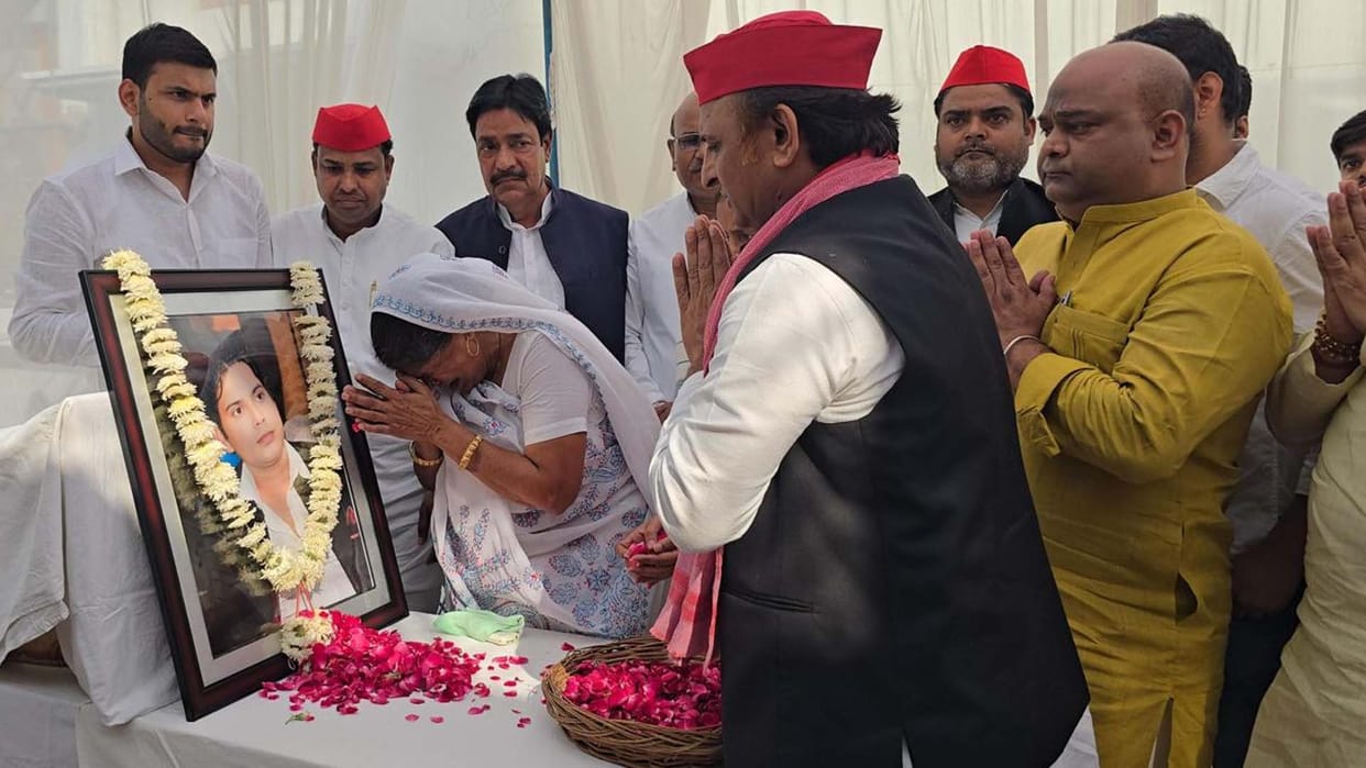 Akhilesh reached Hardoi and gave a statement against BJP