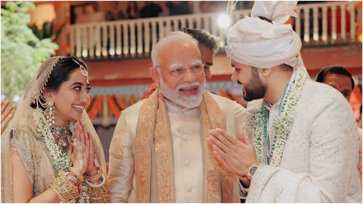 PM Modi attended the wedding of diamond merchant Savji Dholakia’s son, Dravya Dholakia, in Gujarat
