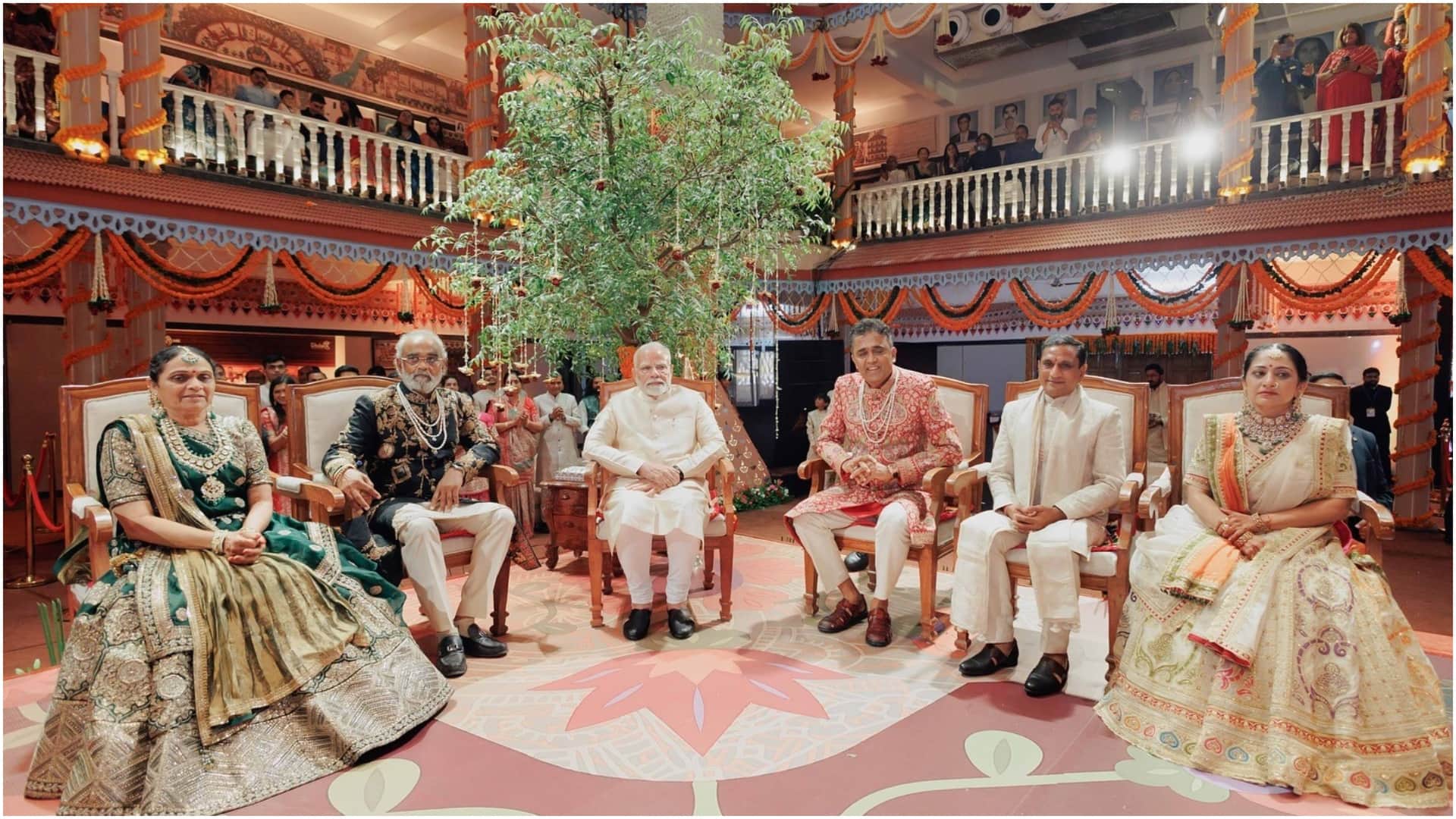 PM Modi attended the wedding of diamond merchant Savji Dholakia’s son, Dravya Dholakia, in Gujarat