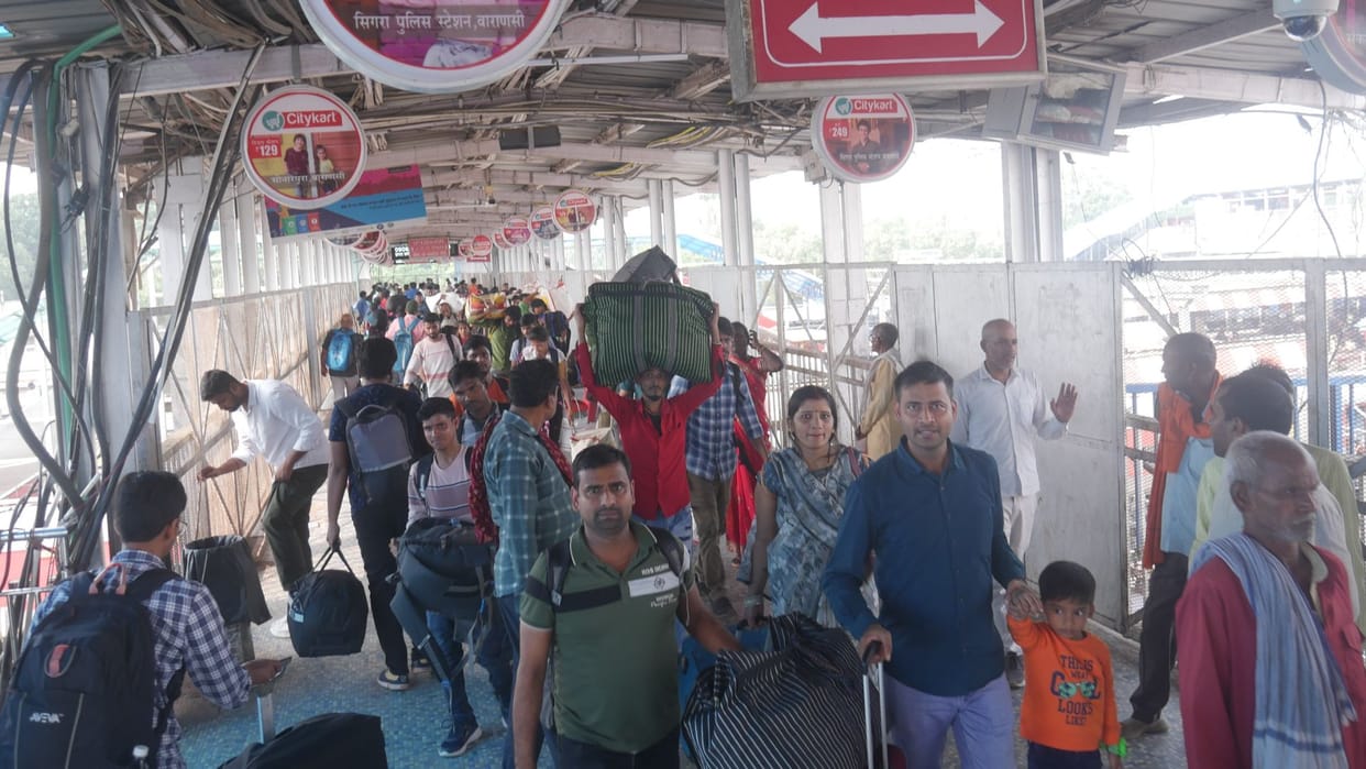Diwali 2024 Train passengers requested TTE to allow them to travel in sleeper coach