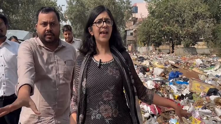 Swati Maliwal Got Angry At Aap Government After Seeing Garbage In Delhi’s Janakpuri Area – Amar Ujala Hindi News Live