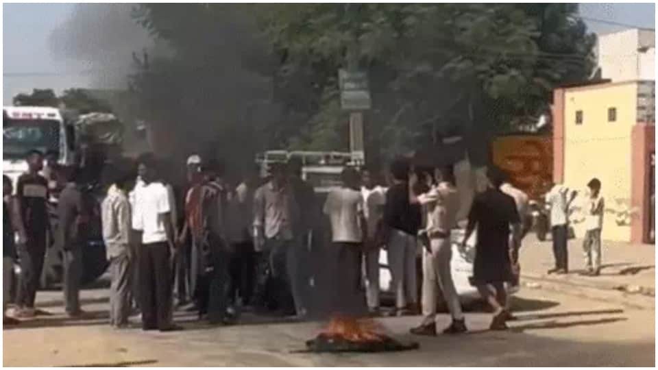 Sikar Road Accident News Bus Collided 13 Pople Died Many Injured Hospital Photos