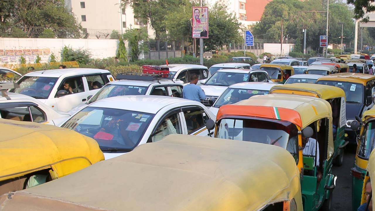 Photos show traffic jams at many places in Delhi NCR before Diwali