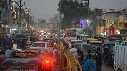 traffic jam in Varanasi due to festival People facing problems on road