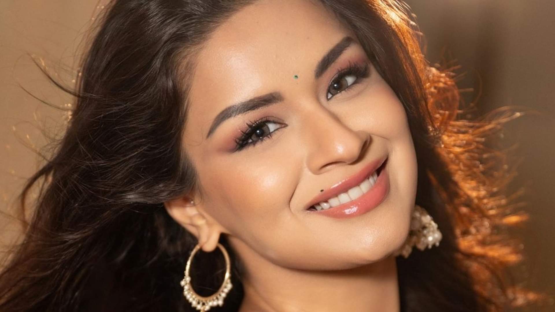 Avneet Kaur Profile Know Unknown Facts about Actress love life career Struggle she meets Tom Cruise