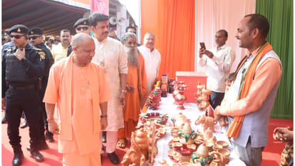CM Yogi Adityanath celebrated Diwali festival in Vantangiya village, organized Annaprasan for children.