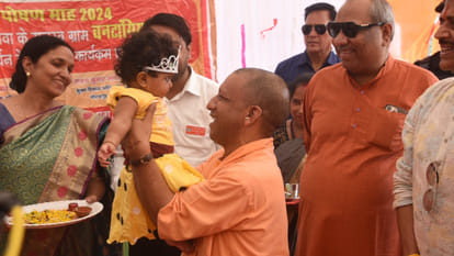 CM Yogi Adityanath celebrated Diwali festival in Vantangiya village, organized Annaprasan for children.